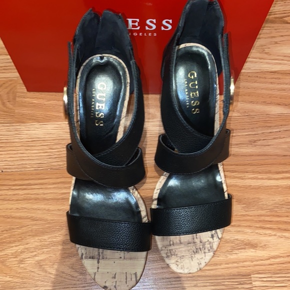 🖤💛GUESS💛🖤⭐️AUTHENTIC ⭐️ - Picture 5 of 11